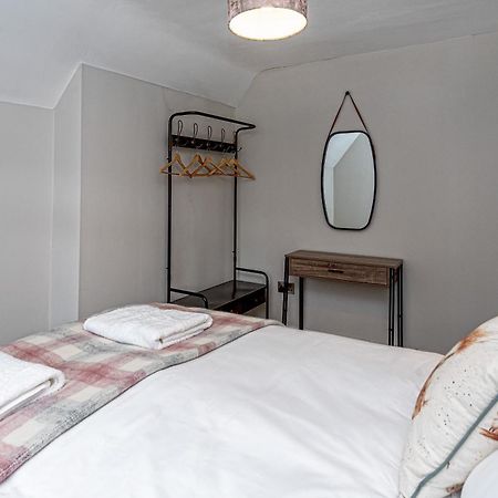 Character Townhouse In Town Centre & Superb Views Villa Долгелай Екстериор снимка