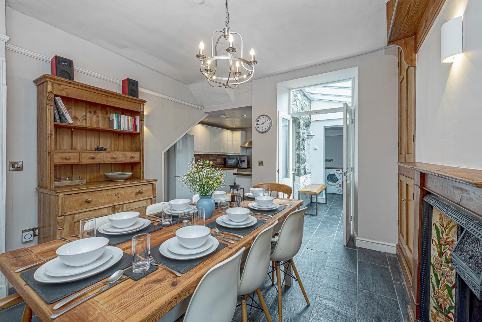 Character Townhouse In Town Centre & Superb Views Villa Долгелай Екстериор снимка